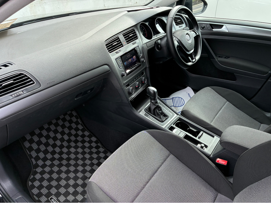 2015 Volkswagen Golf - image 13