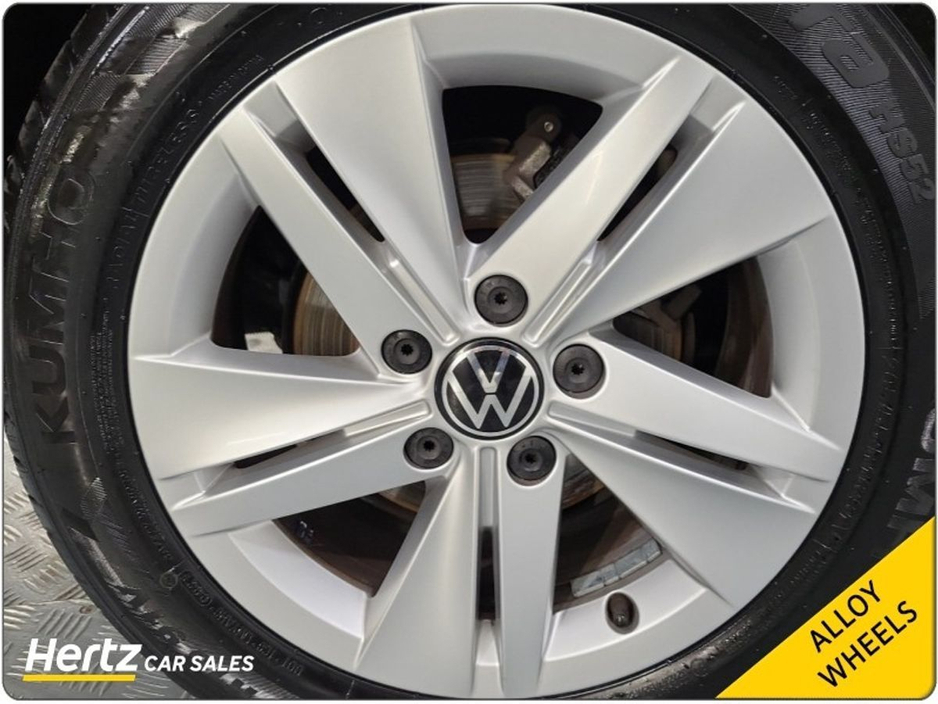 2024 Volkswagen Golf - image 11