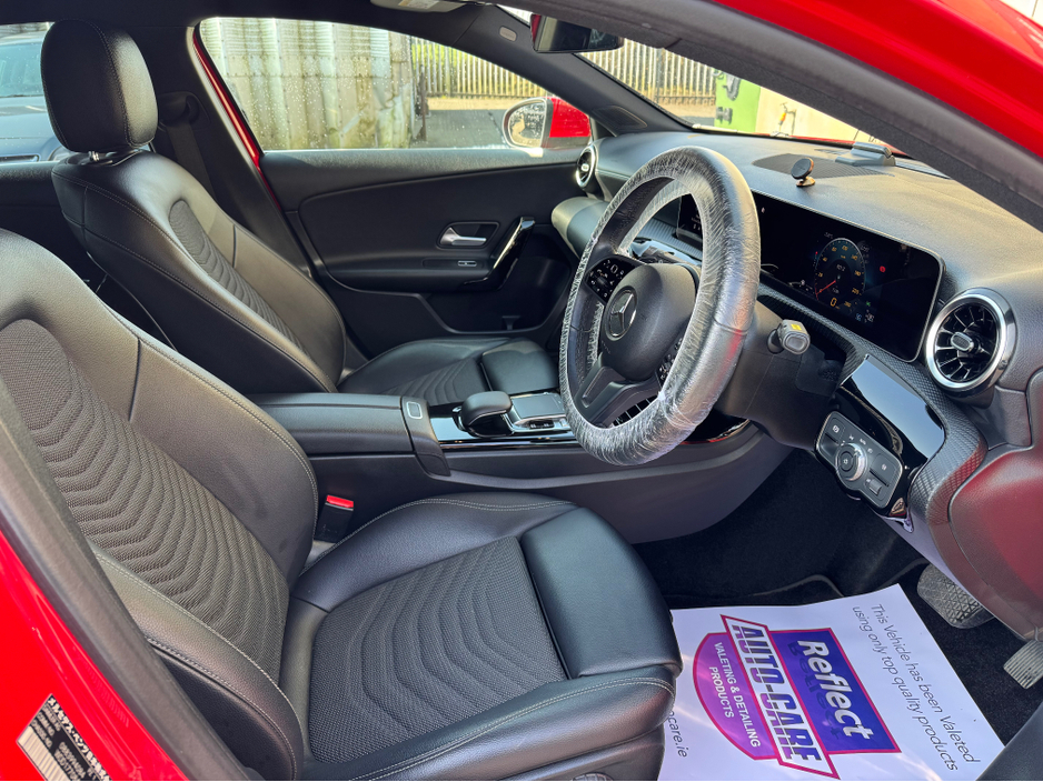 2019 Mercedes-Benz 180 - image 7