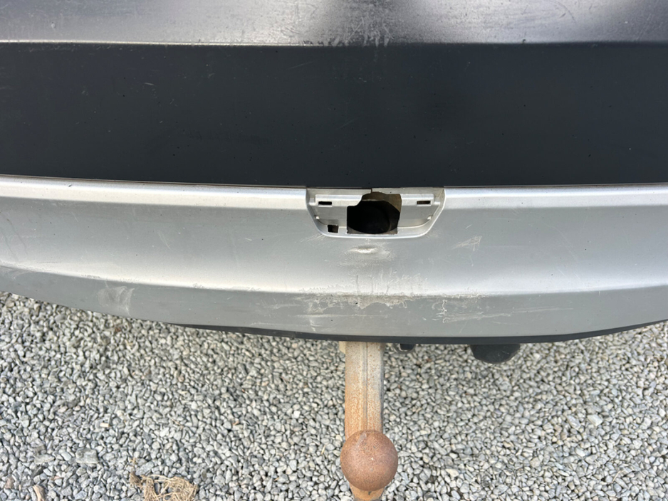 2019 Land Rover Discovery - image 40