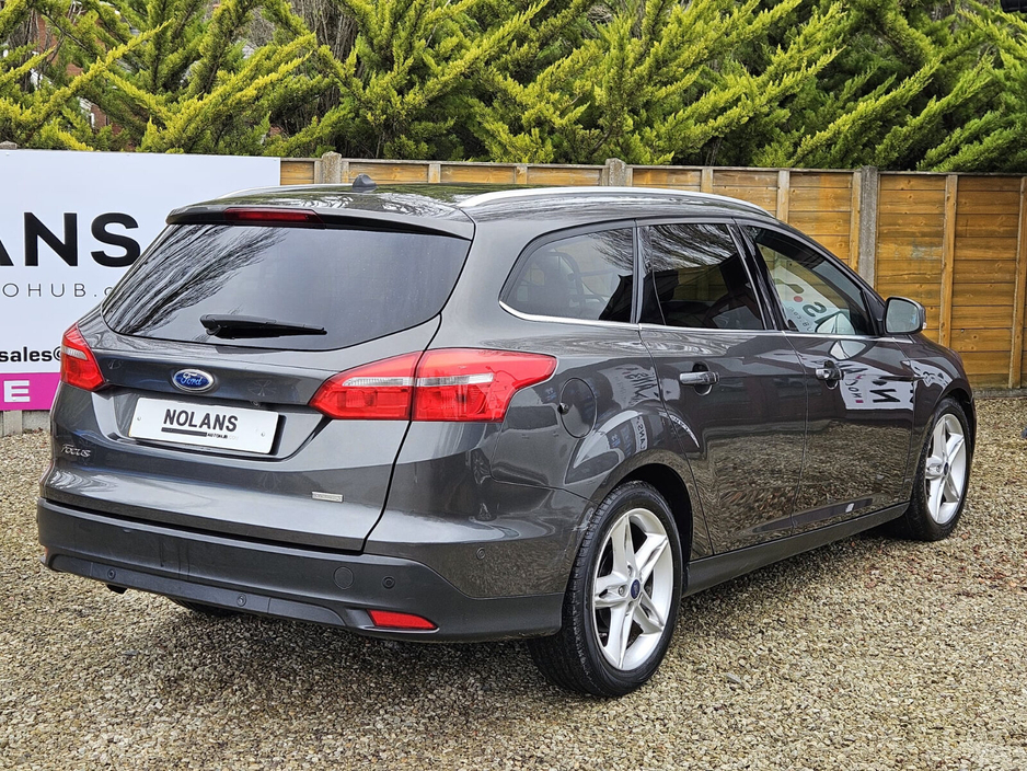 2017 Ford Focus - image 17