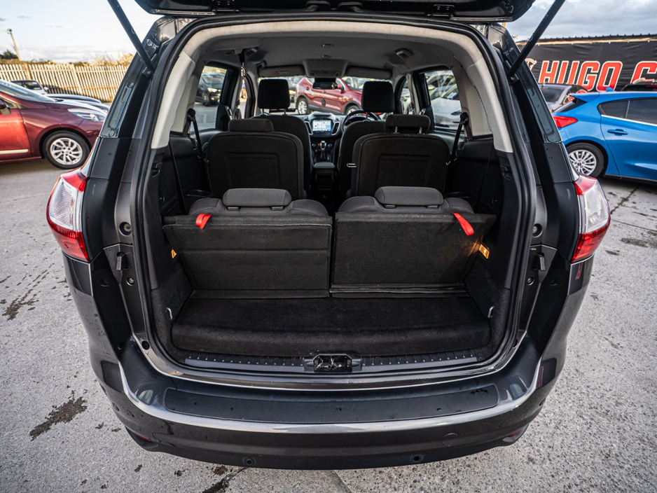 2016 Ford Grand C-Max - image 25