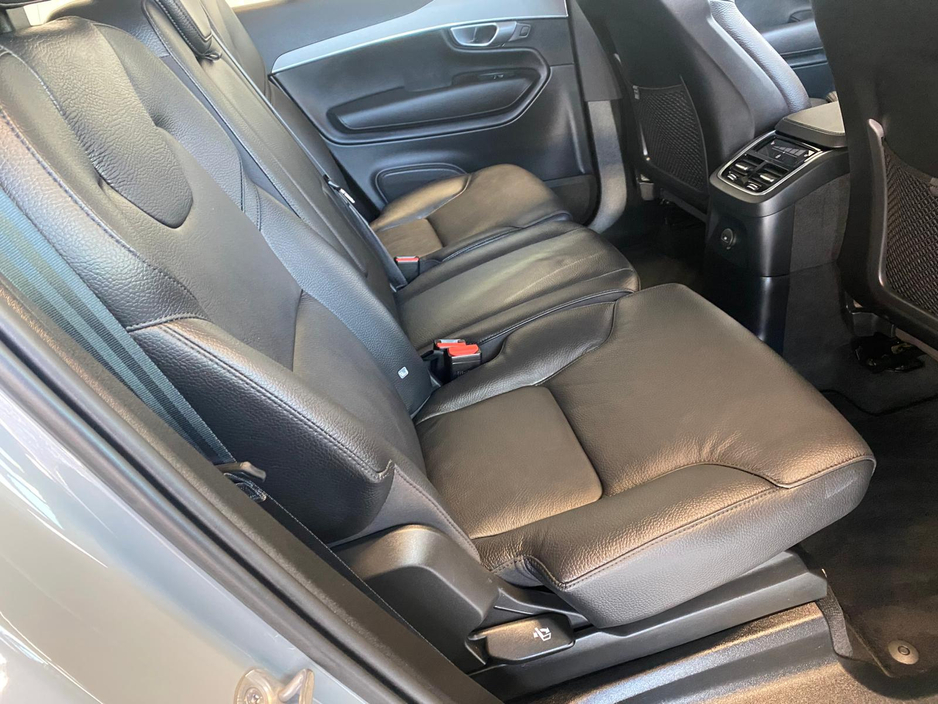 2023 Volvo XC90 2.0 T8 CORE 455BHP 5DR 7S €54,950