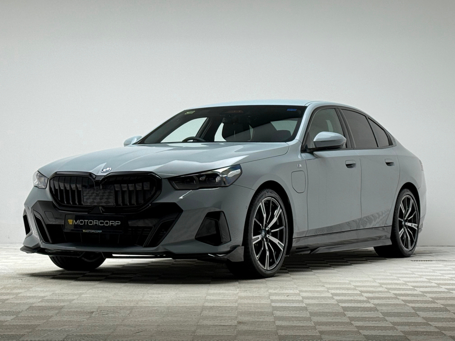 2025 BMW 5 Series 530E M SPORT €71,990