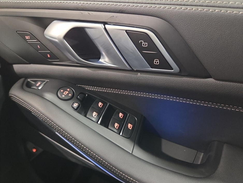 2023 BMW X5 - image 23
