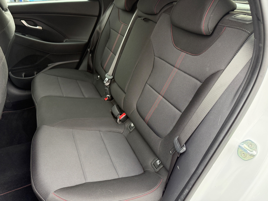 2022 Hyundai i30 - image 10
