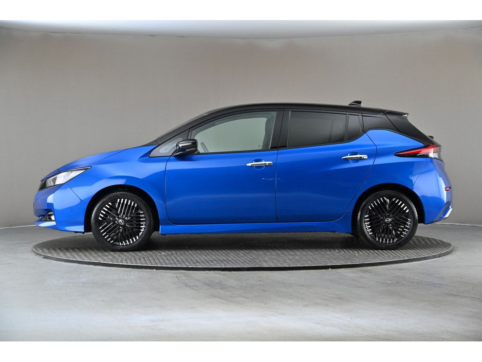 2022 Nissan Leaf - image 5