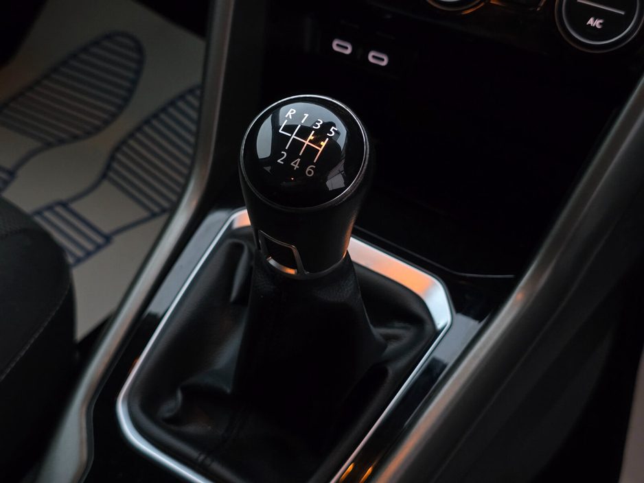 2021 Volkswagen T-Roc 2.0 TDI 115bhp Design €24,950