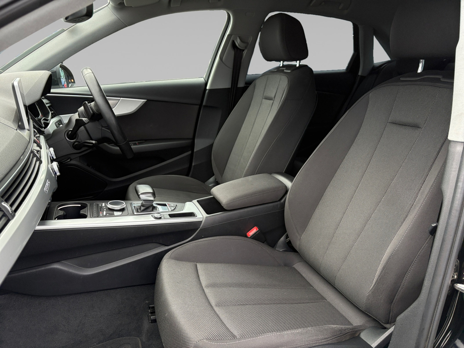 2017 Audi A4 - image 10