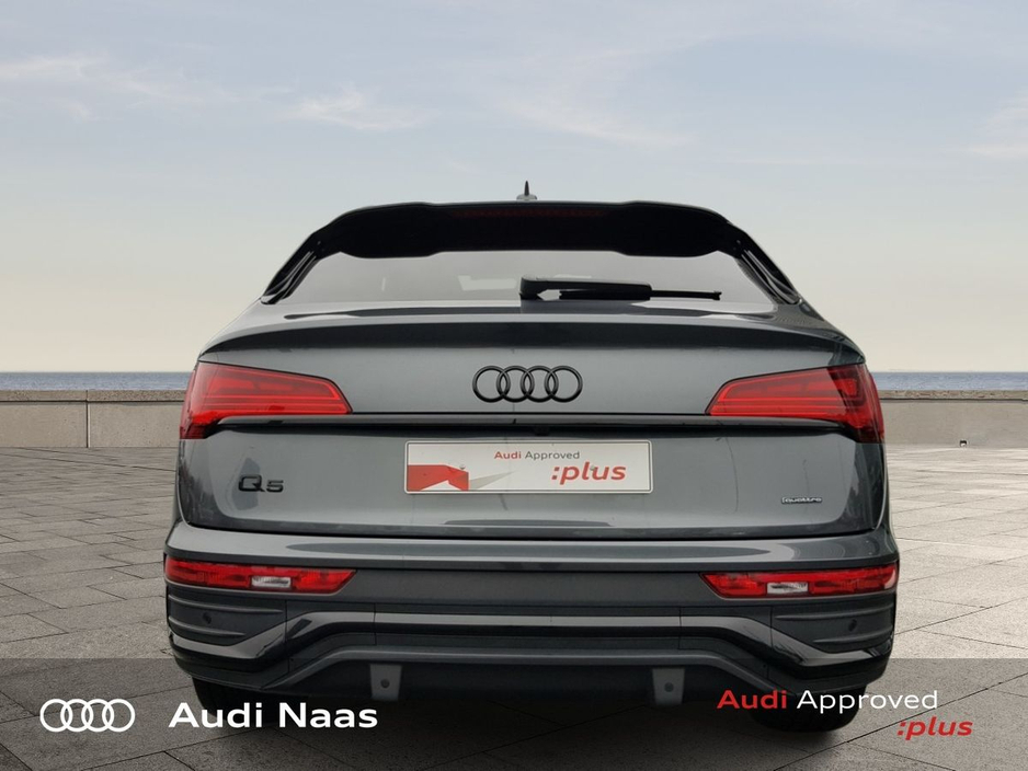 2024 Audi Q5 50 TFSI e 299HP S tronic quattro S Line €59,950