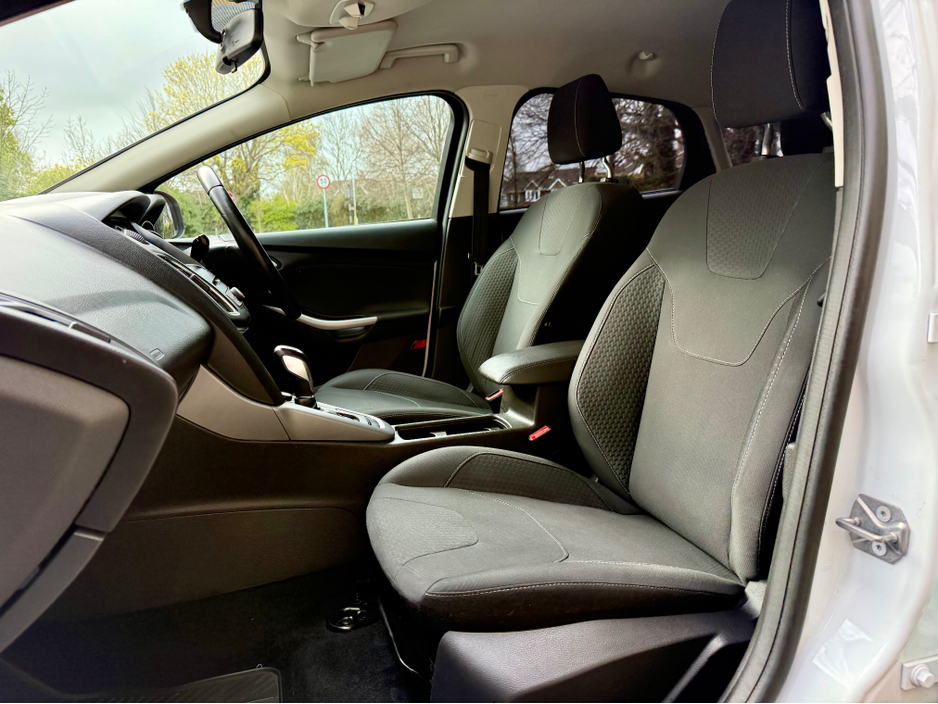 2017 Ford Focus - image 22