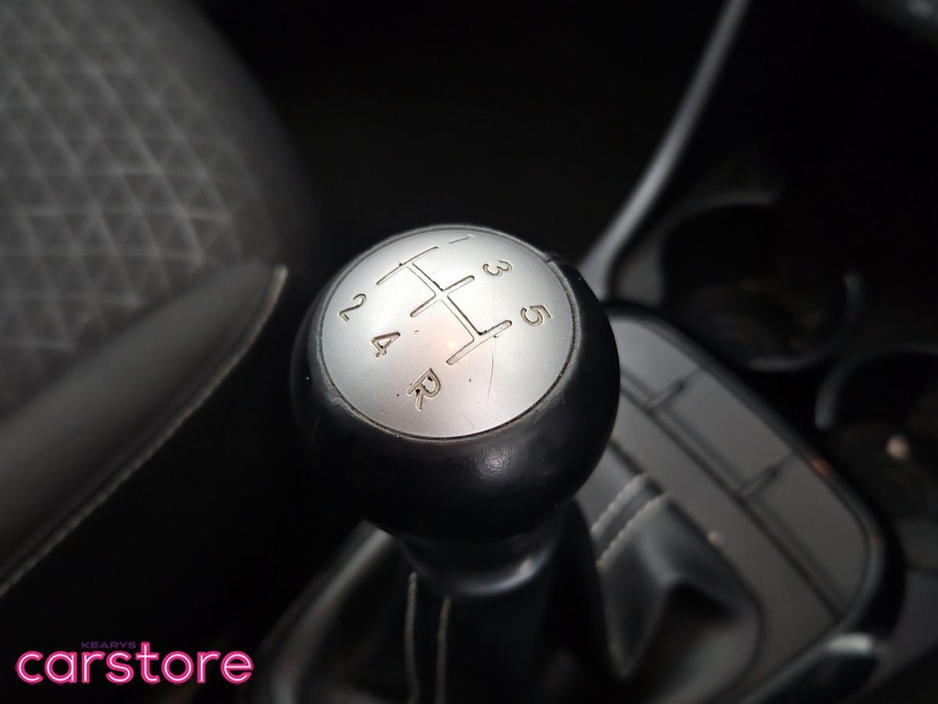 2017 Kia Picanto - image 19