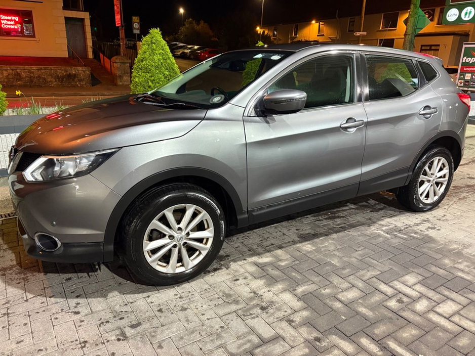 2016 Nissan Qashqai - image 4