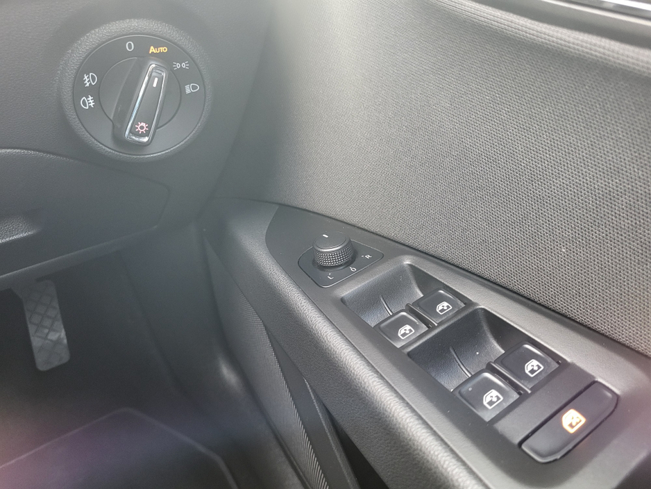 2016 SEAT Leon - image 27