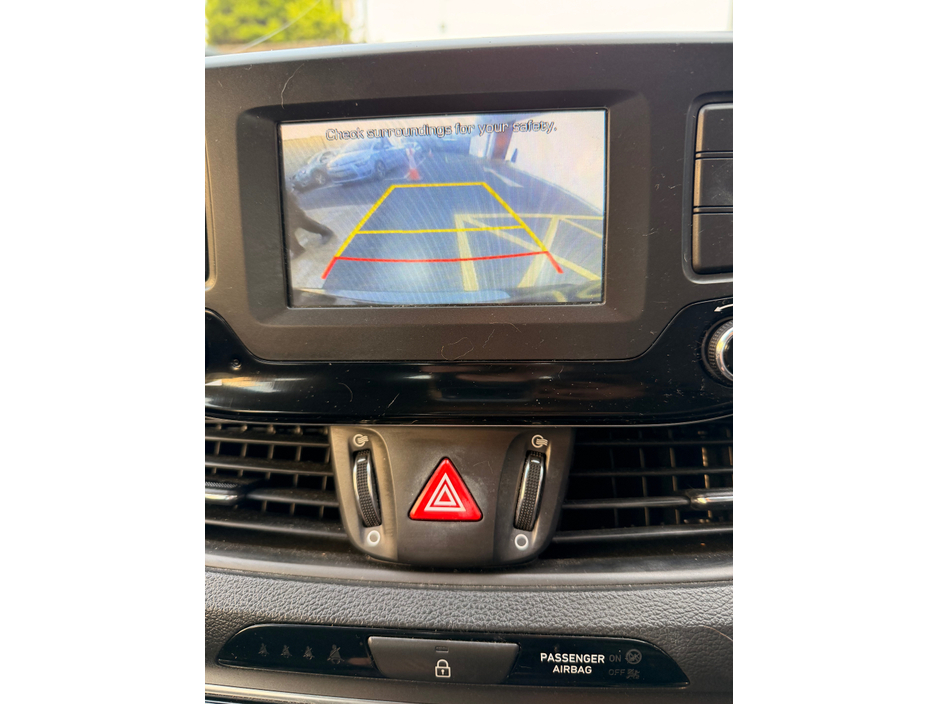 2017 Hyundai i30 - image 6