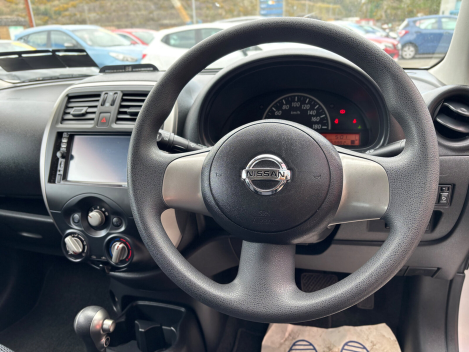 2015 Nissan March - image 7