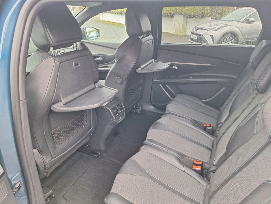 2023 Peugeot 5008 - image 10