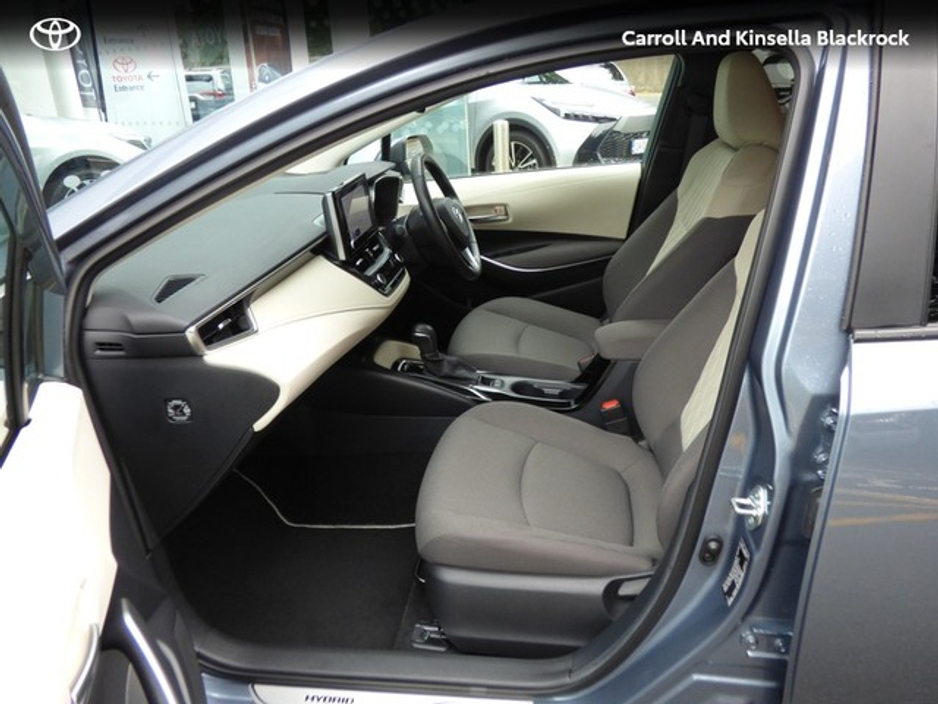 2022 Toyota Corolla Hybrid Luna Sport Saloon €27,950