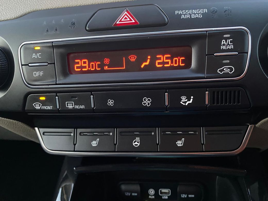 2019 Kia Sorento 7 Seater 2.2D Premium Spec IMMACULATE CONDITION* Privacy Glass, Rear Spoiler, Sat Nav, Heated Seats, Electric Seats, Cruise Control, Electric Windows, €27,900