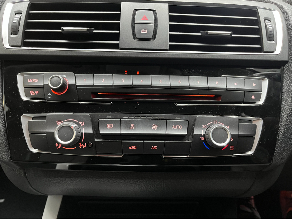 2017 BMW 1 Series - image 18