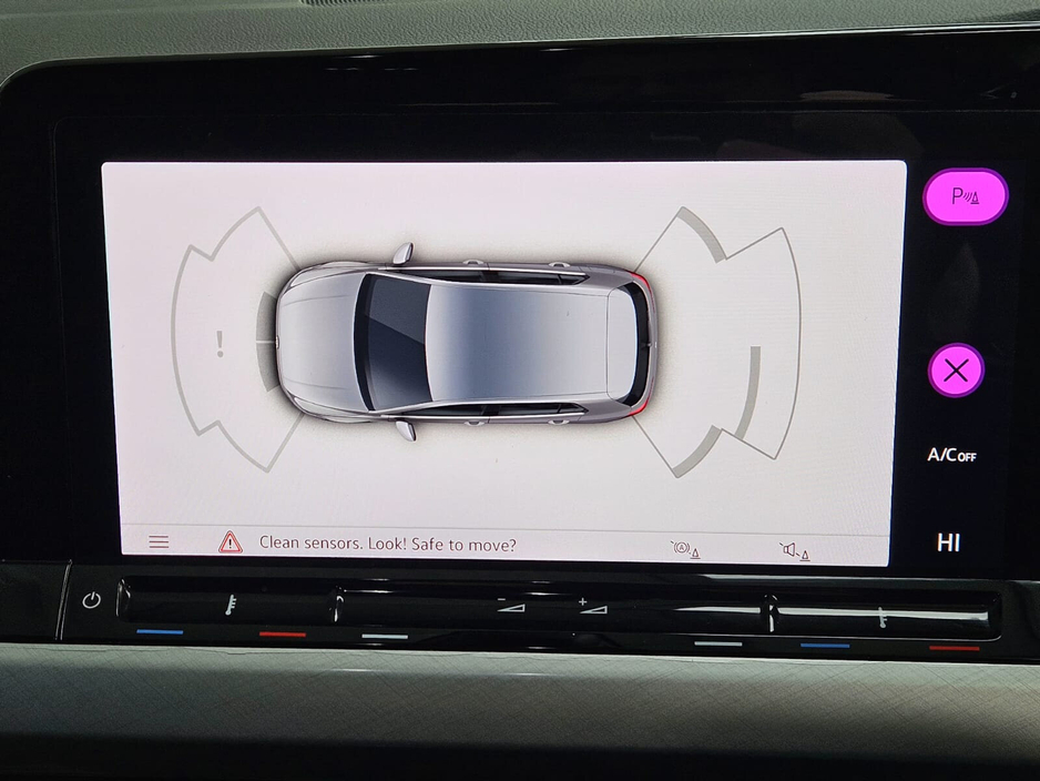 2020 Volkswagen Golf - image 12