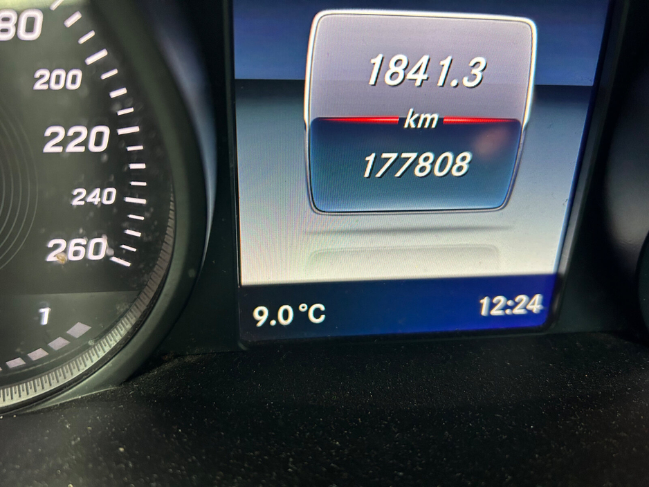 2016 Mercedes-Benz C Class - image 24