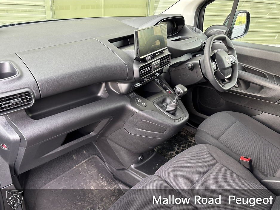 2026 Peugeot Partner - image 7