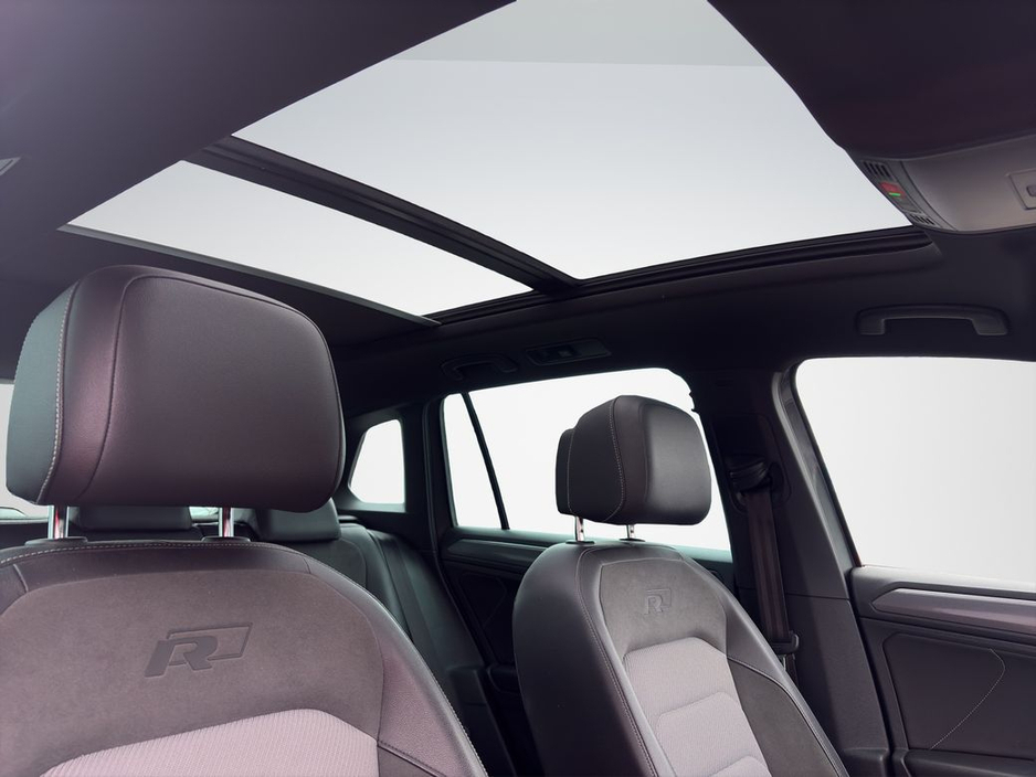 2019 Volkswagen Tiguan "Sporty style, all-weather grip — the SUV that’s as ready for life as you are" €30,888