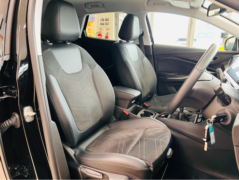 2024 Opel Grandland NOW SOLD THANK YOU www.bolands.ie Est.1955