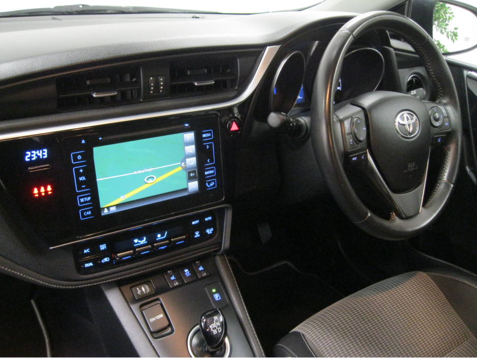 2016 Toyota Auris - image 21