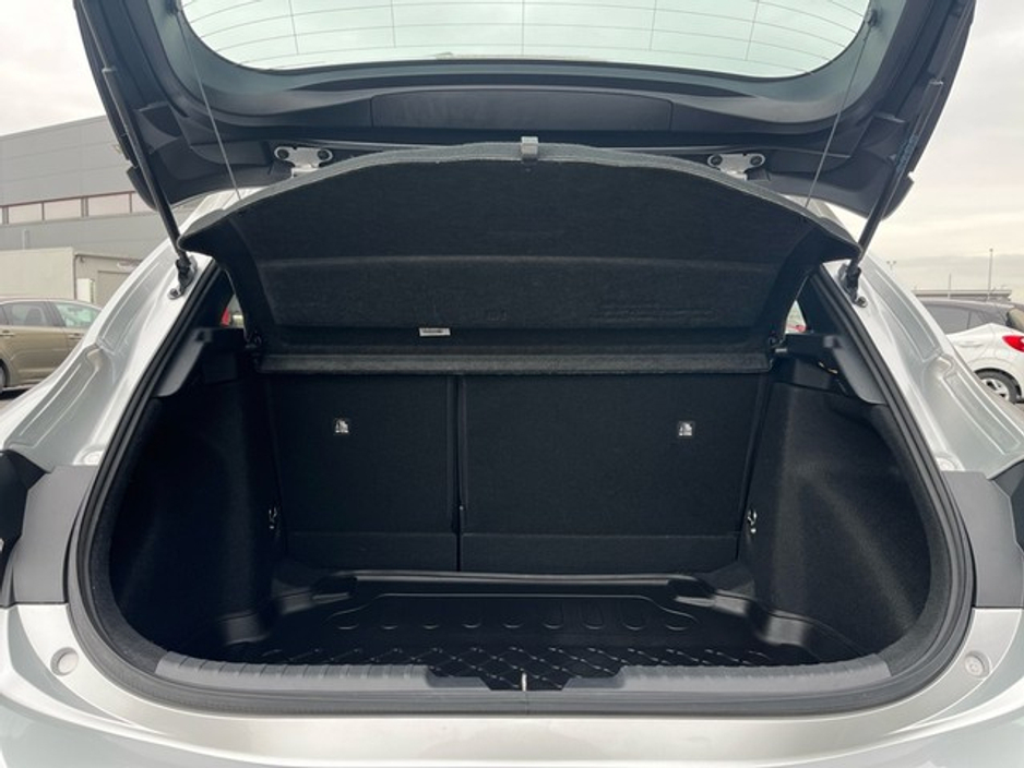 2022 Toyota Corolla - image 10