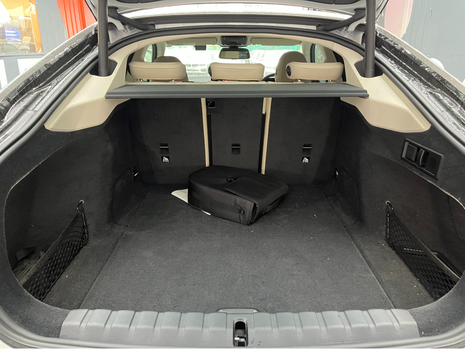 2022 BMW i4 €34950 2022 BMW I4 EDRIVE 40  / CRUISE CONTROL / 360° CAMERA / ELECTRIC MEMORY & HEATED SEATS / AMBIENT LIGHTS / APPLE CARPLAY €34,950