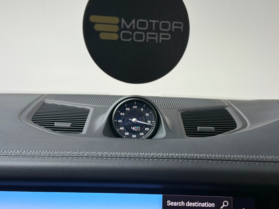 2024 Porsche Cayenne - image 23