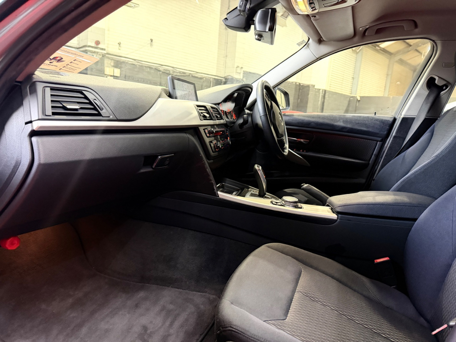 2015 BMW 3 Series - image 8