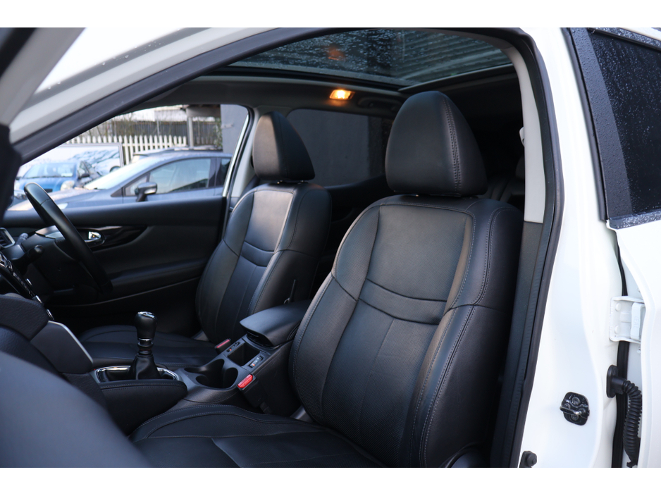 2017 Nissan Qashqai SV PREMIUM  Low Mileage Huge Spec €15,495