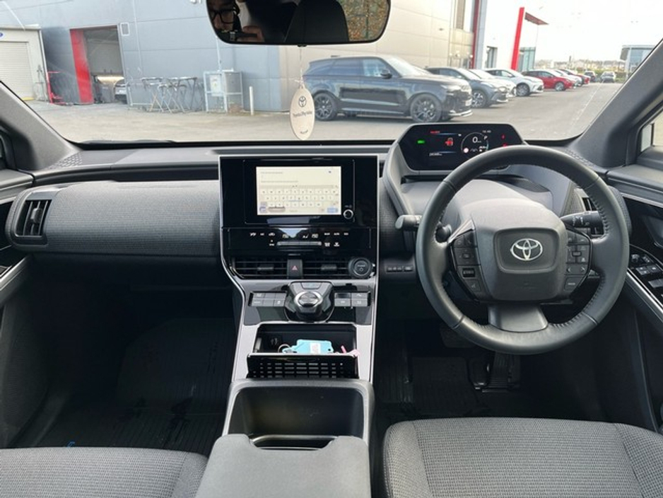 2024 Toyota bZ4X - image 9
