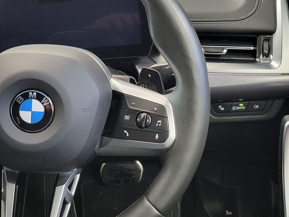 2025 BMW X1 - image 18