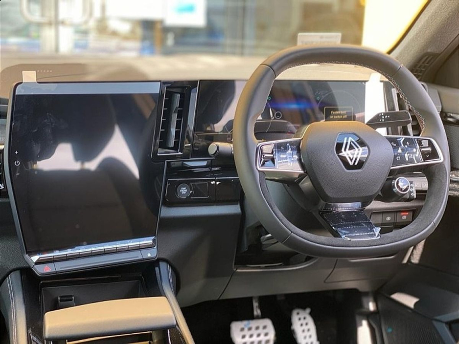 2025 Renault Austral - image 4