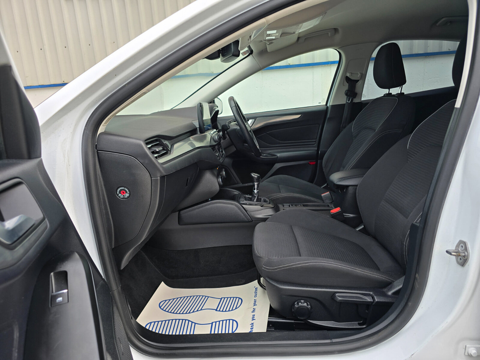 2019 Ford Focus - image 28