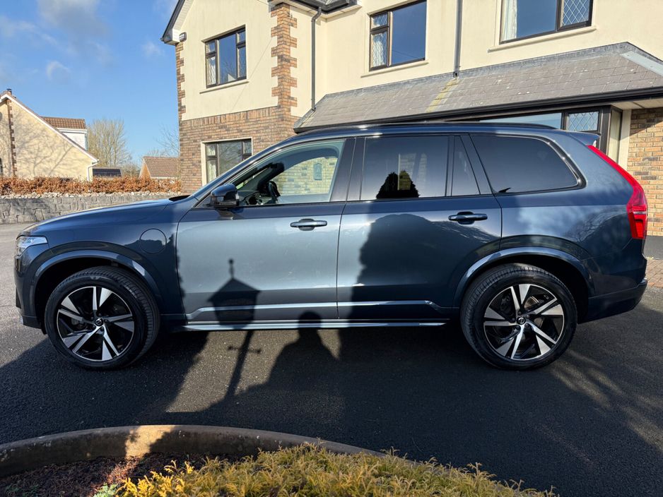 2022 Volvo XC90 PHEV T8 (390hp) R-Design AWD €56,900