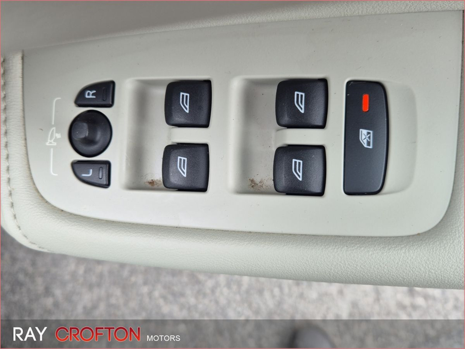 2022 Volvo XC60 - image 19