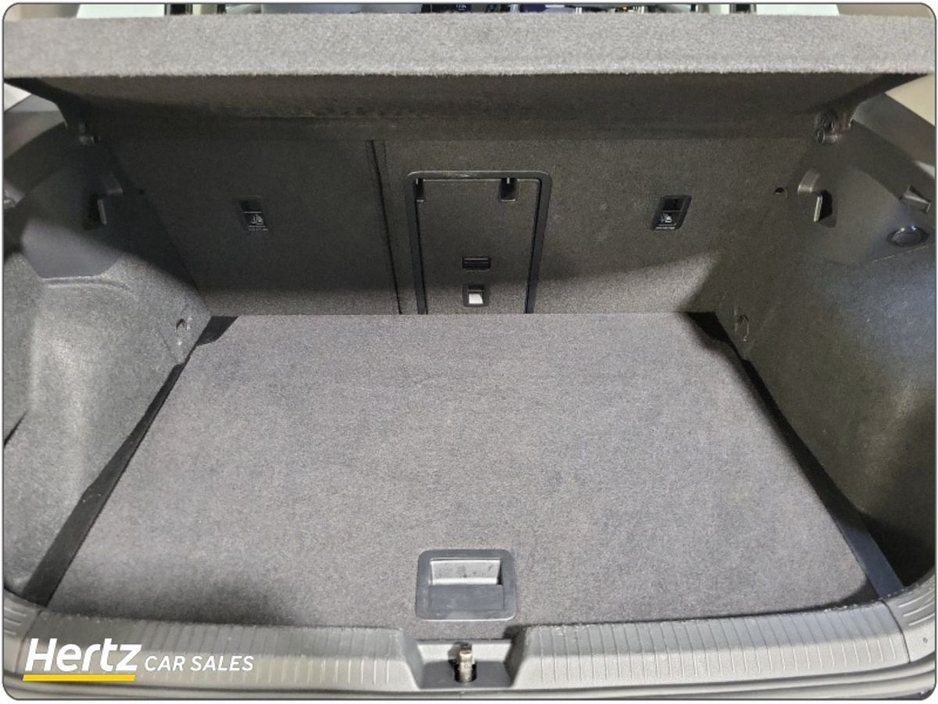 2024 Volkswagen Golf - image 18