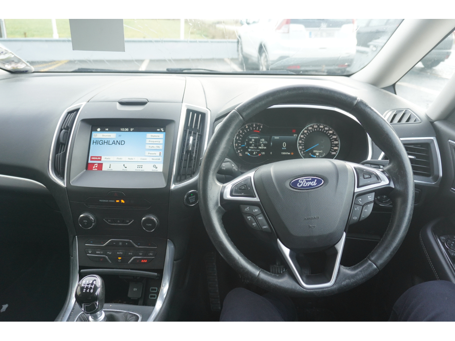 2018 Ford Galaxy - image 13