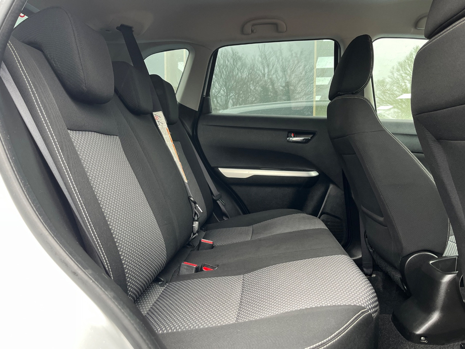 2015 Suzuki Vitara - image 14