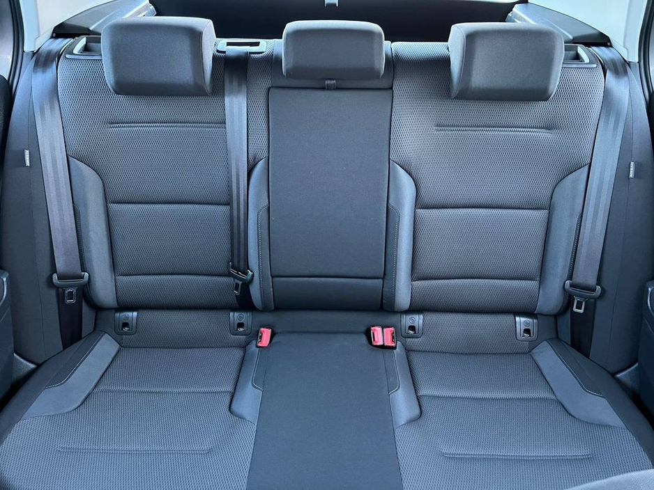 2015 Volkswagen Golf - image 12