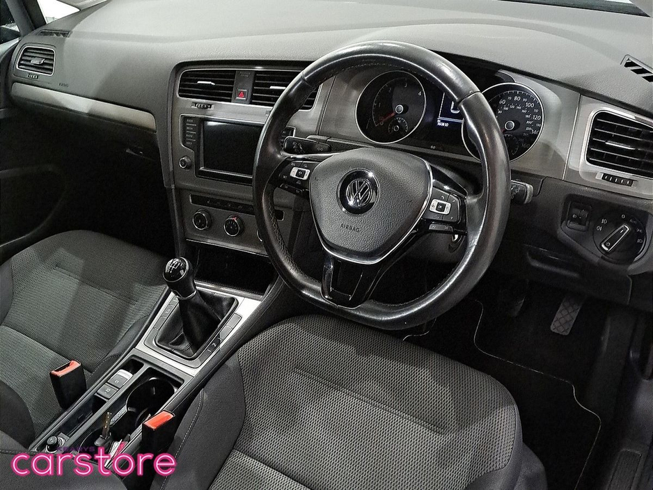 2016 Volkswagen Golf - image 14