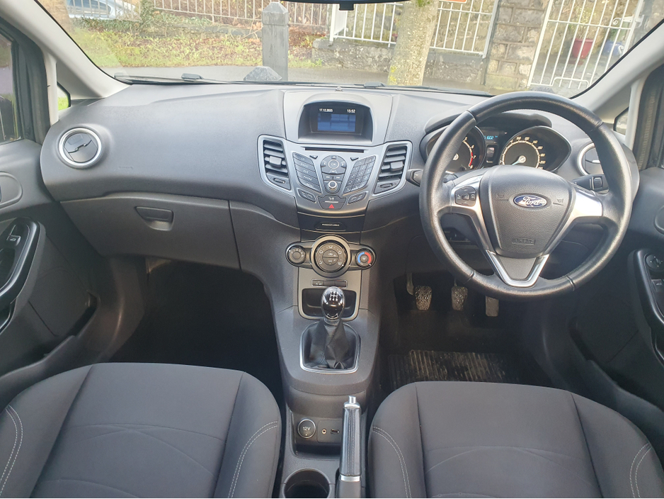 2016 Ford Fiesta ZETEC 1.0 65PS, 61,000KM !!! , Full Service History €9,995