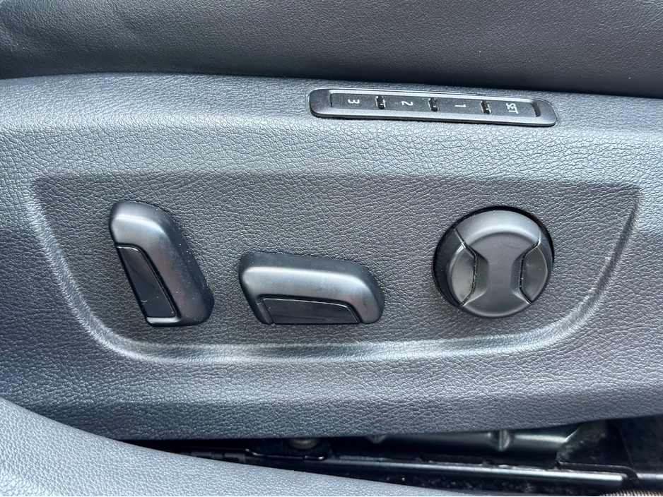 2017 Skoda Superb - image 24