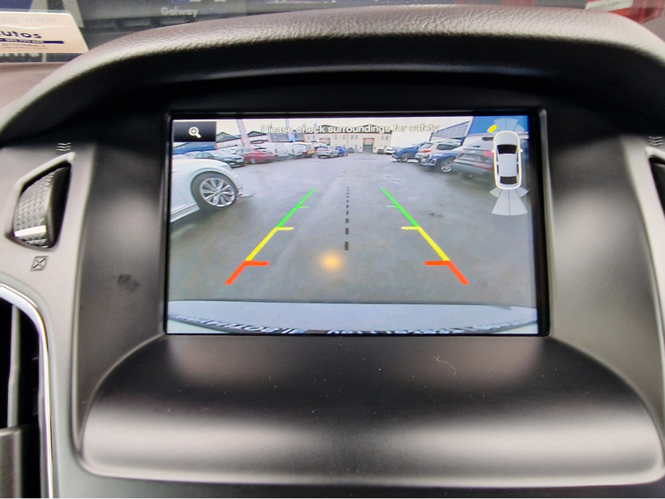 2016 Ford Focus - image 24