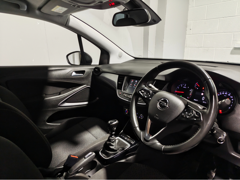 2022 Opel Crossland X - image 5
